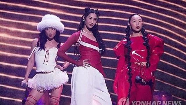 케데헌 ‘골든’, 英 싱글차트 8위…로제 ‘아파트’ 재진입