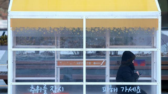 새해 첫 주말 아침도 '꽁꽁'…낮부터 평년 기온 되찾아