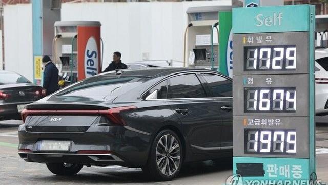 기름값 하락세, 계속 이어질까?