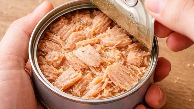 참치캔 따면 바로 먹지 마세요…중요한 이유가 있습니다