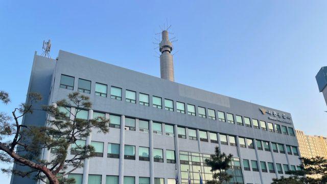 이혼한 전처 찾아가 흉기 휘두른 40대 구속