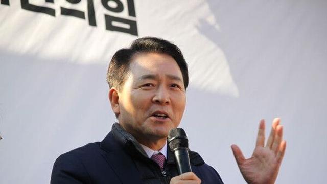 성일종 “총 대신 삼단봉으로 적 막으라는 軍…北에 무장해제 통보하나”