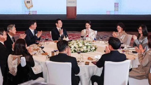 李在明出席在华韩侨座谈会