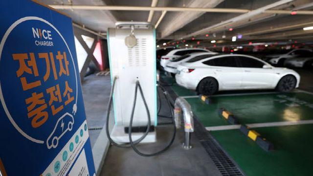 美·유럽 변심에…전기차 성장 변곡점 맞나