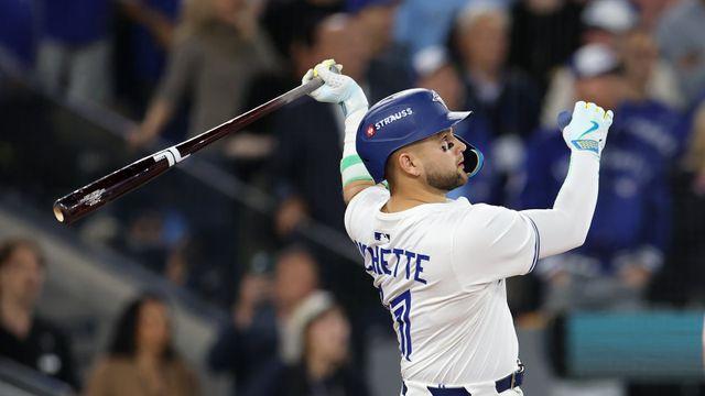 ‘2억 달러+@ 전망’ 비셋 영입 경쟁에 필라델피아 추가 ‘총 6팀’