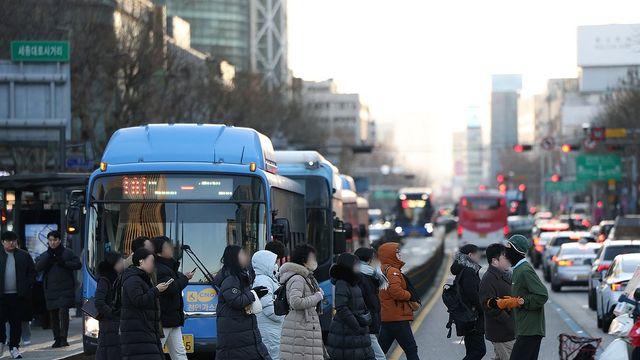 [날씨] 전국 구름 많다 차차 맑아져…아침 최저 -9~3도