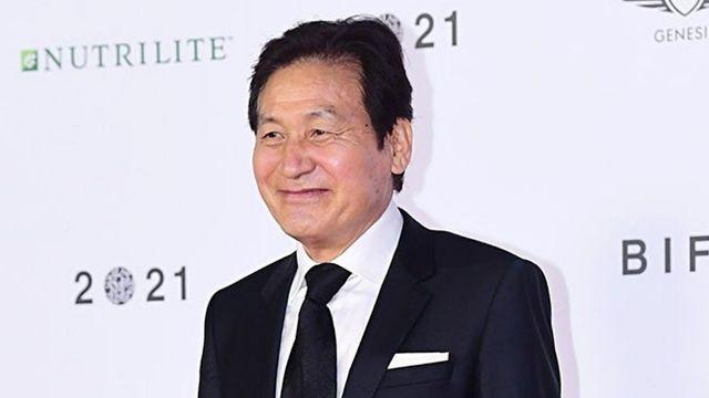 ‘국민배우’ 안성기, 장례는 영화인장…이정재·정우성 운구 [공식]