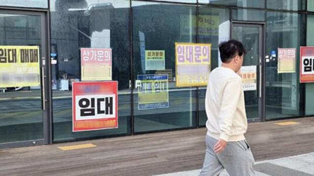 인천 송도·청라 지식산업센터 경매 3년새 3배 늘어…공급 과잉 및 수요 감소로 거래 바닥