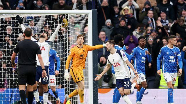 ‘손흥민 시대 마지막 선수’ BD33, 2년 만에 득점포...이적설도 활활, 토트넘 떠날까