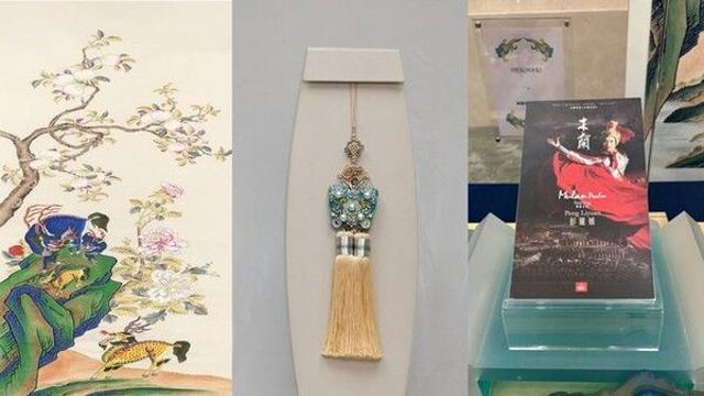 李, 시진핑에 '기린도·용문액자'·펑리위안에 '노리개·K뷰티기기' 선물