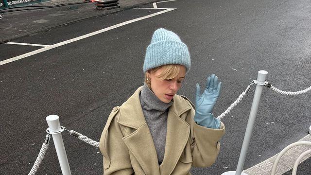 부츠가 지겨울 때, 겨울 룩 살리는 ‘플랫 슈즈’ 스타일링