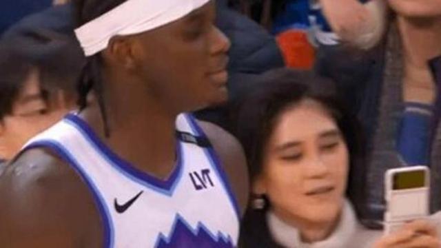 이부진이 미국서 NBA 경기 관전하며 들었던 휴대폰의 '뜻밖 정체'