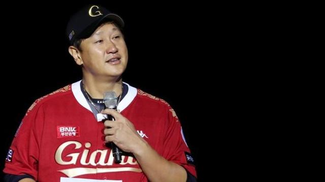 '조선의 4번 타자' 이대호… 3년여 만에 새로운 도전 시작됐다