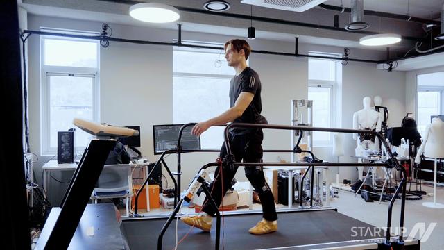 ‘옷처럼 입는 로봇’ 현실로… 소프트 웨어러블 로봇 리보디스, 베이스벤처스서 5억 시드 투자