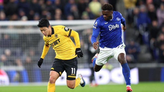 ‘수적 우세 못 살린’ 울버햄튼, 에버턴과 1-1 무승부 ‘황희찬 침묵’