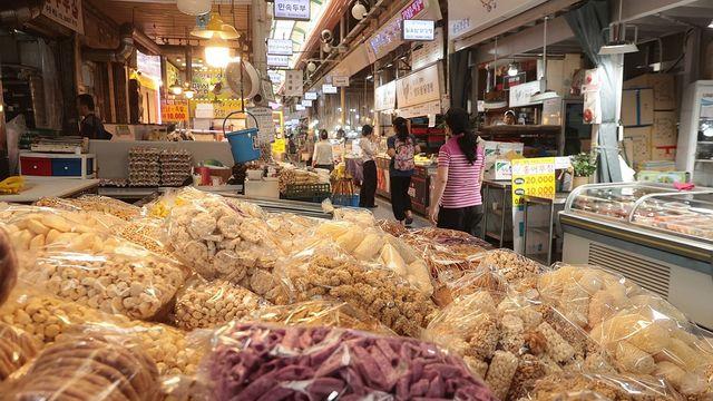 전주 남부시장서 현금 1천600만원 훔쳐 달아난 60대 영장