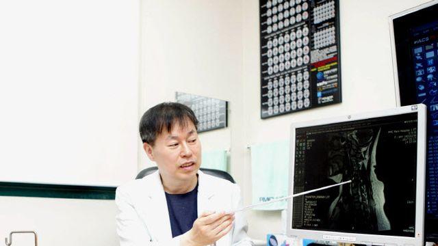 ‘경추척수병증’ 목디스크와는 다르고 뇌졸중과는 증상 비슷