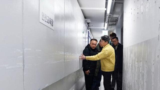 국토부 2차관, 쿠팡 물류센터 시설 찾아 