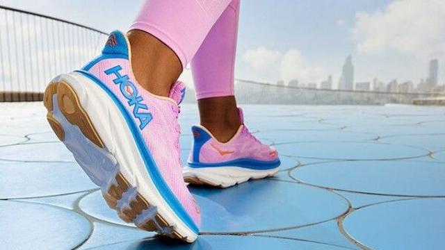 '하청업체 폭행' 호카 국내 총판 조이웍스앤코 대표 사퇴