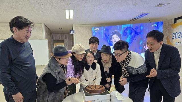 ‘영원한 디바’ 장은숙, (주)케이엔터프라이즈 신년회에서 새해 포부 밝혀...“신곡 ‘아파요 아파요’로 제2의 전성기 열 것”