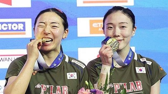 이럴 수가! 韓 세계 3위, 한일전 충격패…김혜정-공희용, 93분 혈투 끝에 1-2 패배→16강 탈락