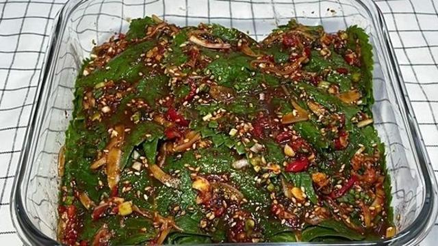 간장 아니다…깻잎에 '이것'을 넣었더니 가족들이 왜 이제야 주냐고 합니다