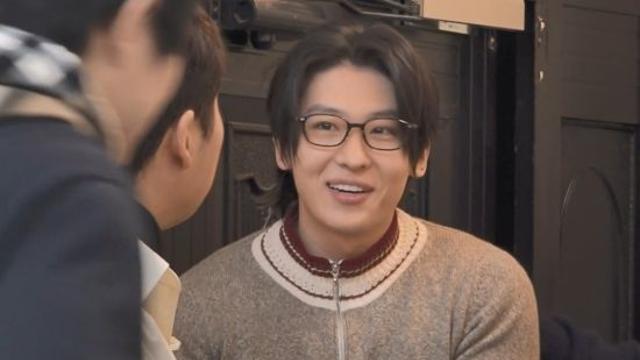 덱스, 얼마나 벌었길래…바자회 '큰손' 등극 