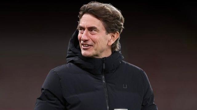 '정신이 나가있던' 토트넘 감독, 아스널 컵 들고 커피 마셔