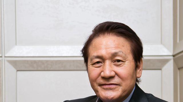 “힐튼호텔로 관리사무소 직원들 초대”… 故안성기, 생전 미담 재조명 [왓IS]