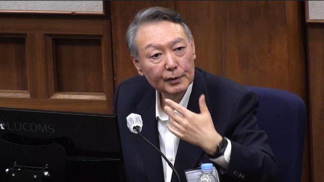 12시간째 입 못 뗀 尹…'내란 우두머리' 결심 13일로 연기