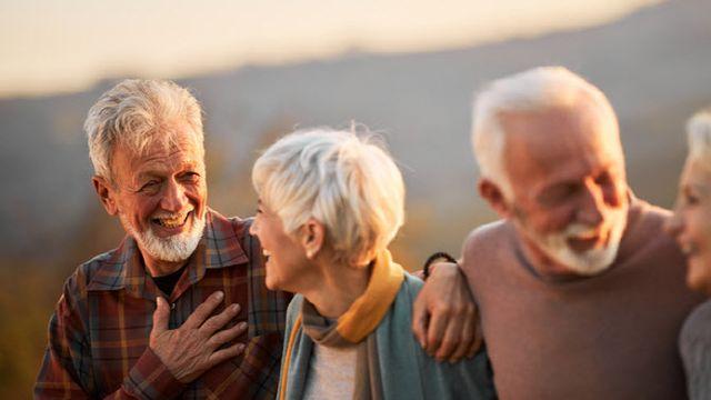 일한다고 부부라고 깎았던 기초·국민 연금 손질