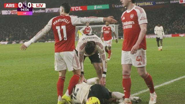 “무례한 정도 넘어섰다”…‘충격’ 부상 당해 쓰러진 선수에게 공을 던졌다→前 선수들도 폭풍 비판