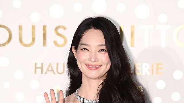 신민아, '♥김우빈 결혼' 후 열일 예고…