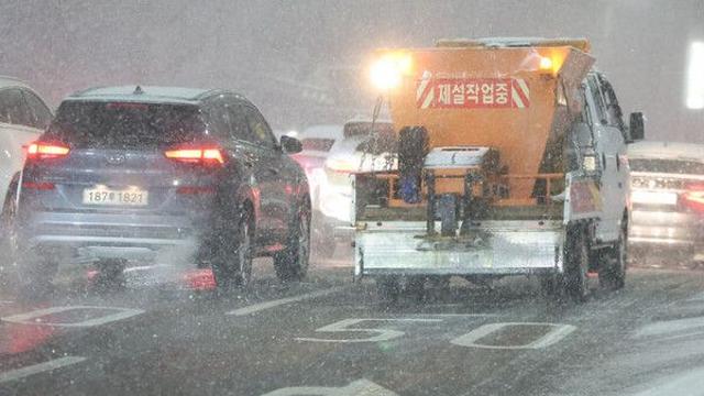 전국 대부분 지역서 많은 눈…강풍·풍랑 주의[내일날씨]