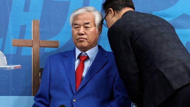 '구속 갈림길' 전광훈, 광화문서 “불구속 100%…감방이 오히려 편해”