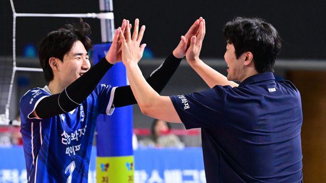 삼성화재가 달라졌다, 한국전력 3-2 격파...고준용 대행 체제 3승 2패