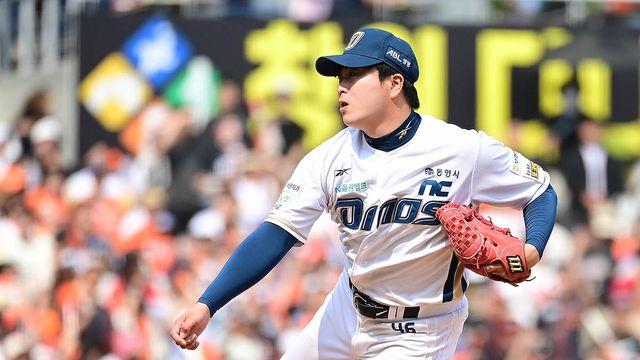 '주환이 덕에 버틸 수 있었어' 호부지 웃음꽃 피운 그 투수, 이제 운 아닌 실력으로 증명한다…