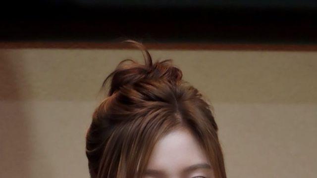 모노톤의 우아한 변주, 엔믹스 설윤의 블랙 레이스 코르셋 룩