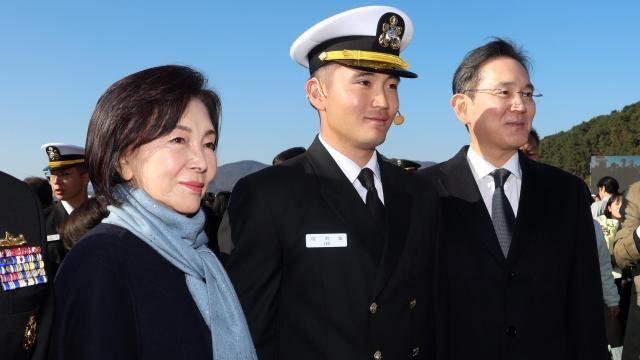 '이재용 장남' 이지호 소위, 해군 5전단 통역장교로 배치