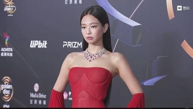 제니, 아티스트 대상 포함 3관왕 영예…'골디' 독보적 퍼포먼스