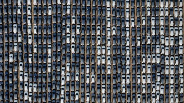 중국 車시장 새해 벽두부터 점유율 경쟁…테슬라·BYD도 참전