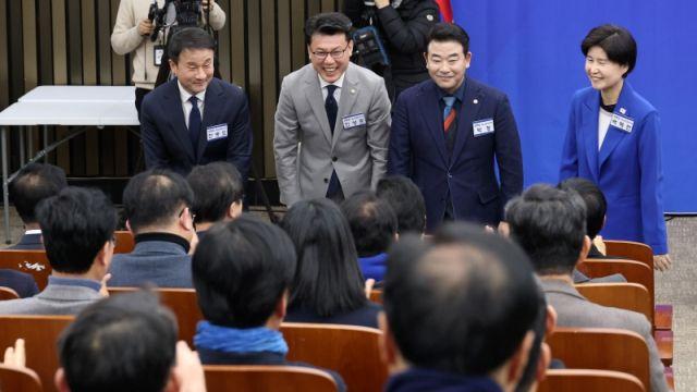 [속보] 백혜련·한병도 결선행...민주 원내대표 선거 과반 득표자 없어