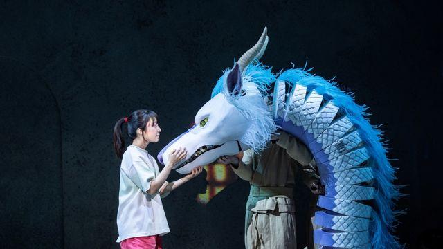 무대로 구현한 신들의 환상적인 세계…'센과 치히로의 행방불명'