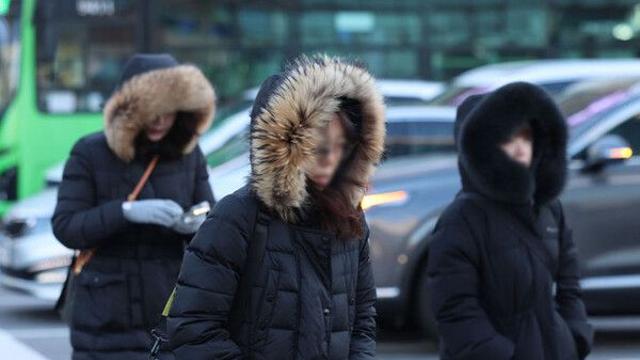 최저 영하 14도 '강추위'…중부지방 비 소식도[오늘날씨]