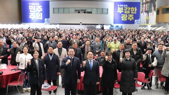강기정 시장, ‘더 극적인 두 번째 등장’ 출판기념회 성료…“부강한 광주·전남 향해 나아갈 것”