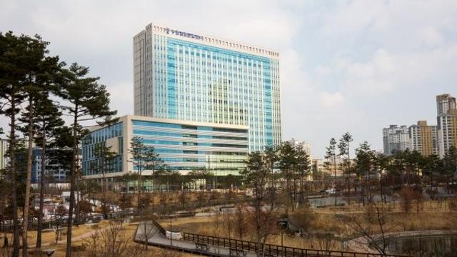 [속보] “술병으로 얼굴을”...살인미수 60대에 징역 3년 선고