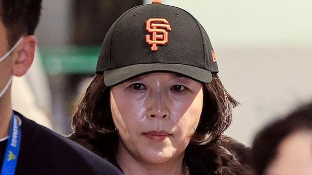 ‘강선우 1억 의혹’ 김경, 3시간 반 경찰 조사 뒤 귀가…조만간 재소환