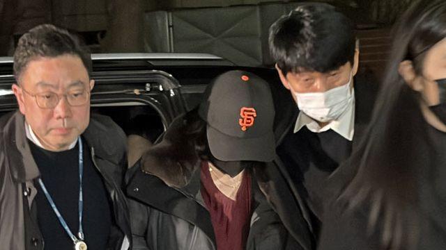 ‘강선우 1억 공천헌금’ 김경, 경찰 조사…귀국 즉시 압색 이어 소환