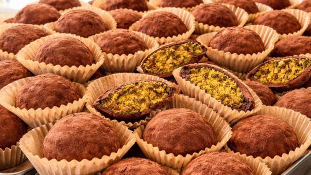 급기야 '이것' 값도 두 배가 됐다…두쫀쿠가 이렇게까지 뜬 이유는?