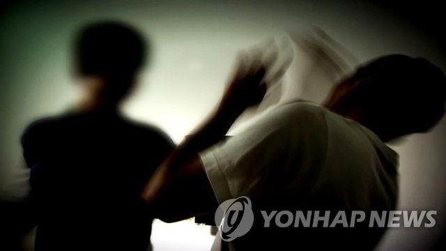 맥주병으로 얼굴 찔러 의식불명 빠트린 60대 '살인미수' 실형